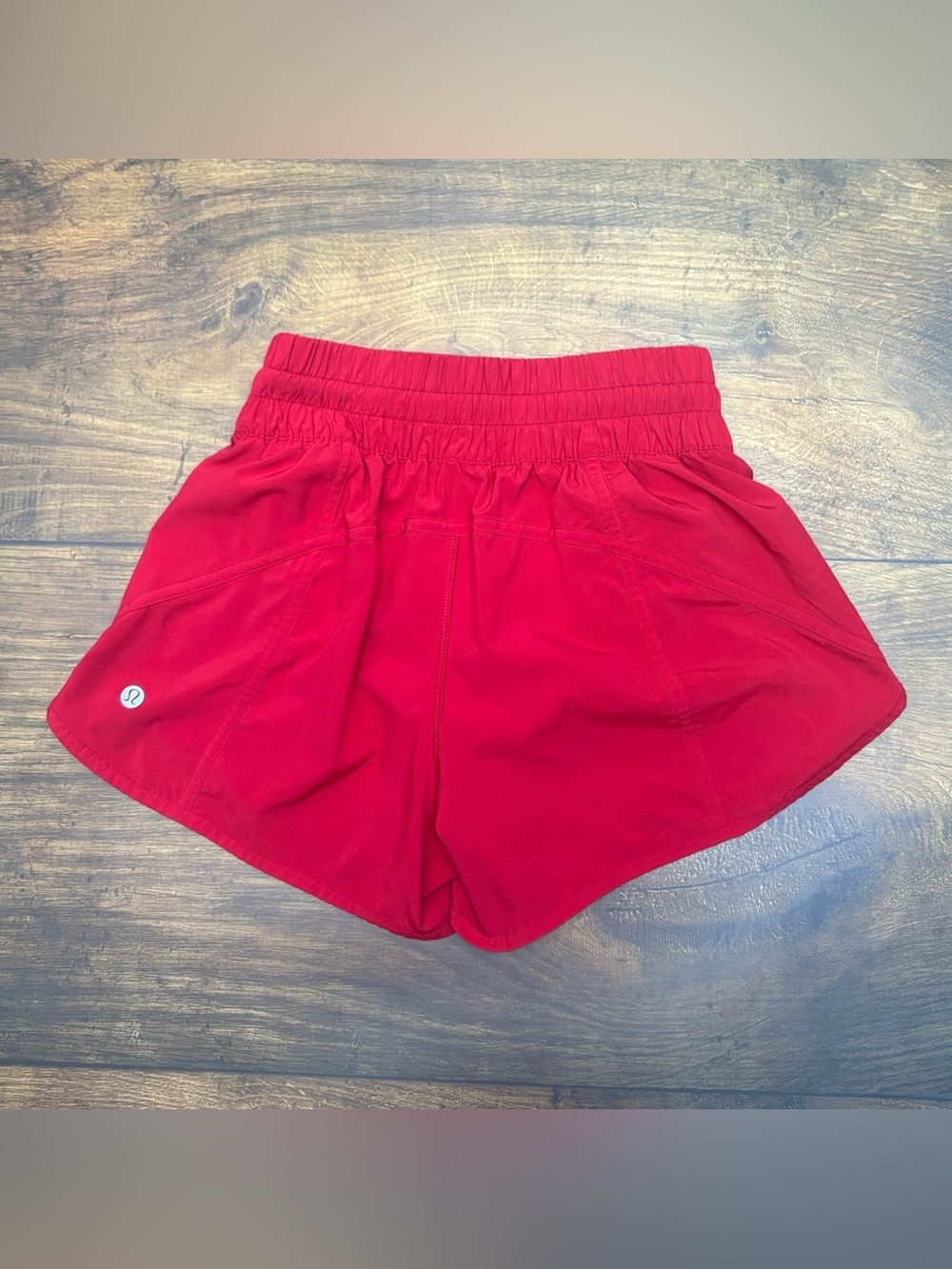 Lululemon Tracker Shorts 4" In Red Size 4